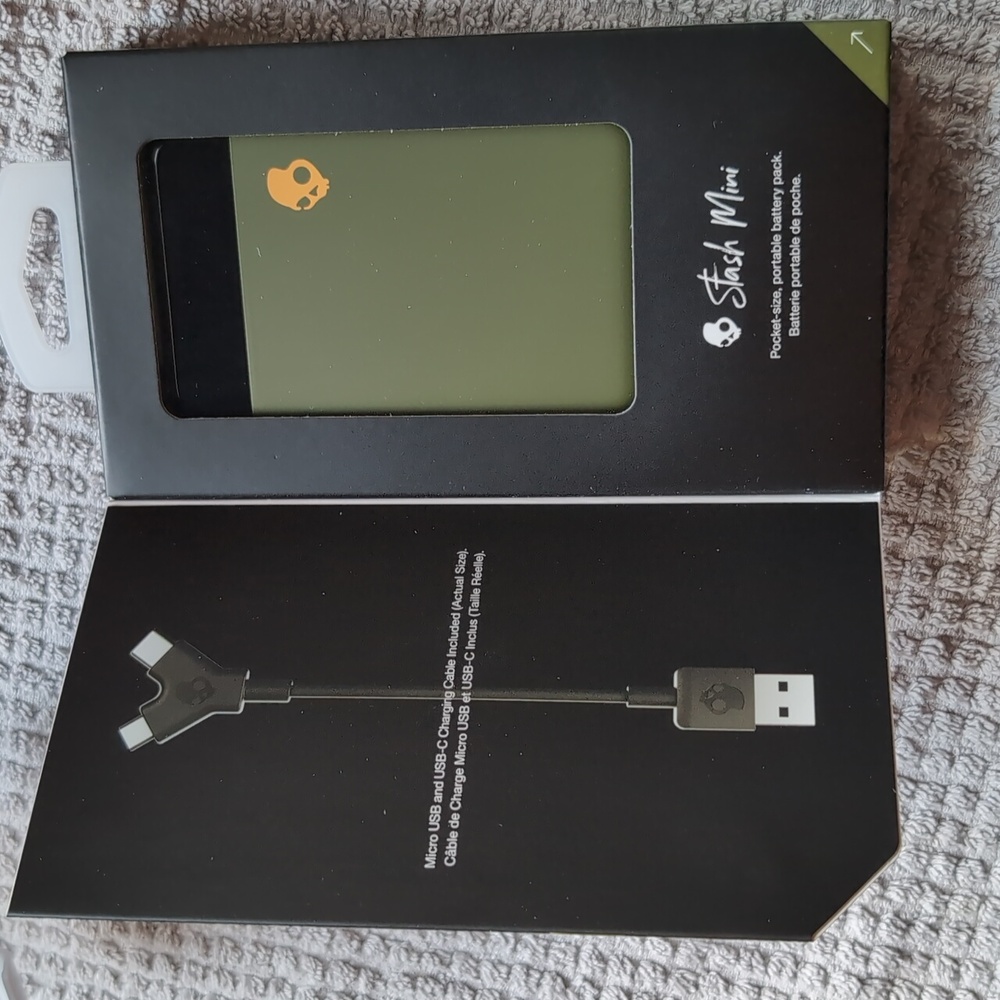 Skullcandy Stash Mini Portable Battery Pack 5000mAh - Picture 2 of 3